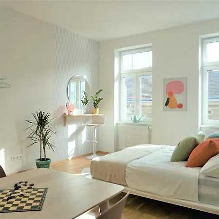 Modern 2Br Apartments - Full Kitchen - Schoenbrunn Area - 15 Mins To City Center Vídeň Exteriér fotografie